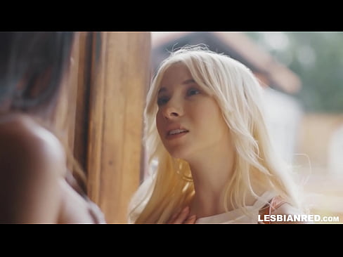 ❤️ Dívka se po několika měsících vrátí domů a skončí u lízání kundy své nevlastní matky Domácí porno u cs.porn33.top ☑