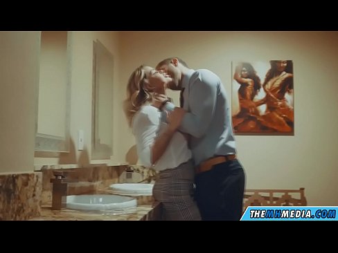 ❤️ Když vás na veřejných záchodcích svádí prsatá blondýna. Domácí porno u cs.porn33.top ☑